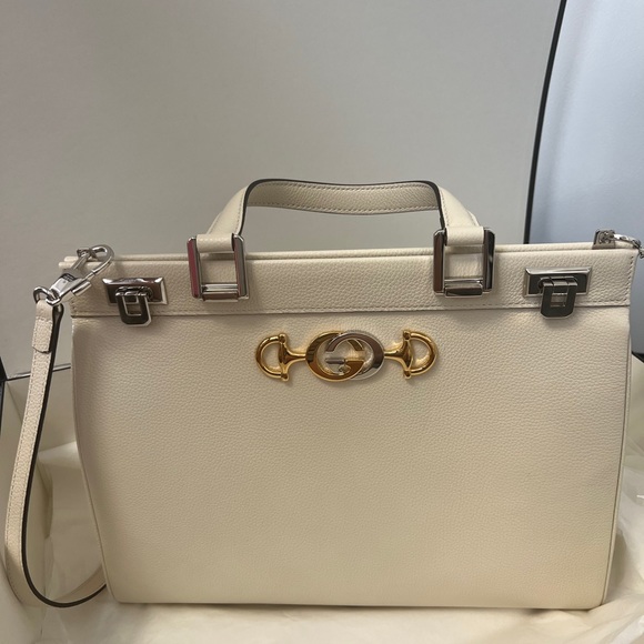 Gucci Handbag - Picture 4 of 6